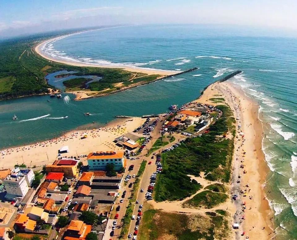 Praia em Balneário Barra do Sul, Santa Catarina